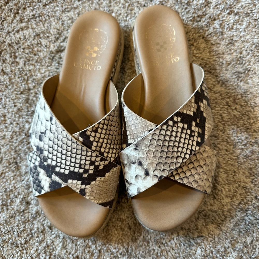 Animal print Vinca Camuto slide sandals